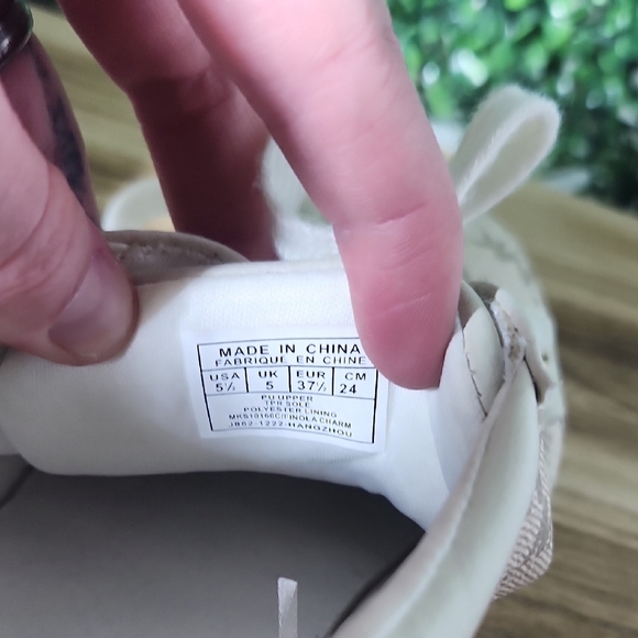 Michael Kors Cream Sneakers Size 5.5 - Picture 8 of 10
